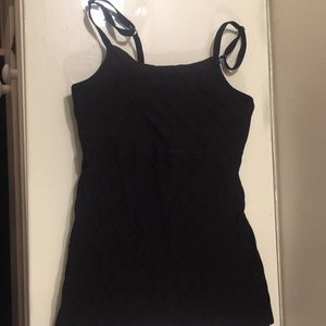 Gently pressing-loves Beyond Yoga top